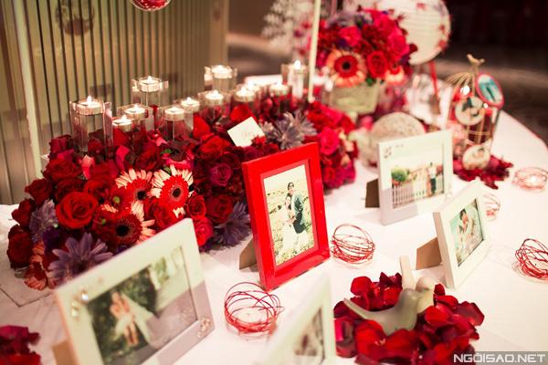 Bộ 10 khung hình 16 x 21cm để bàn tiệc cưới, sinh nhật có chân chống + Tặng móc treo chữ S, đinh 3 chân treo tường