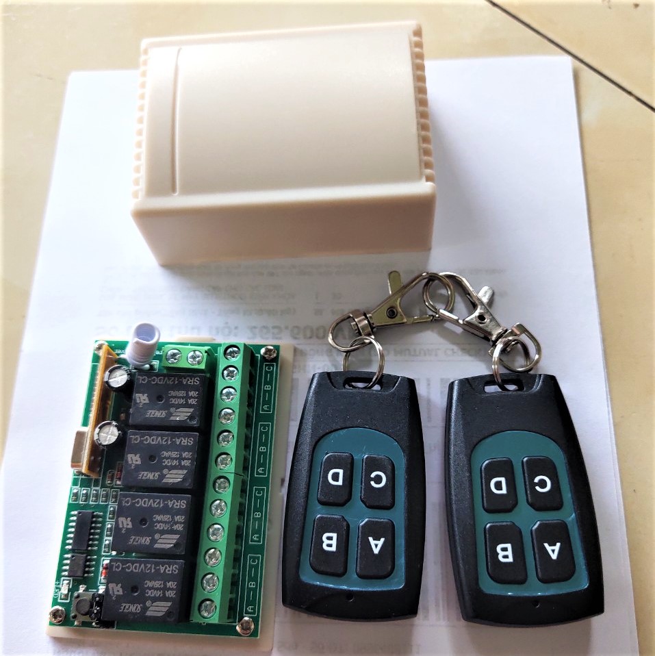 CÔNG TẮC ĐIỀU KHIỂN TỪ XA 12V 4 KÊNH DÙNG LẮP XE MÁY Ô TÔ ( TẶNG 2 REMOTE ) , MẠCH ĐIỀU KHIỂN BẬT TẮT TỪ XA 12V 4 KÊNH