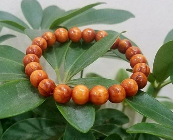 Vòng phong thủy gỗ Huyết Long 8li