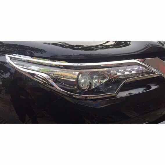 Ốp đèn pha và hậu theo xe fortuner 2015-2018