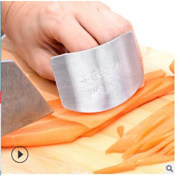 Dụng cụ hỗ trợ thái cắt thức ăn tránh đứt tay ,inox