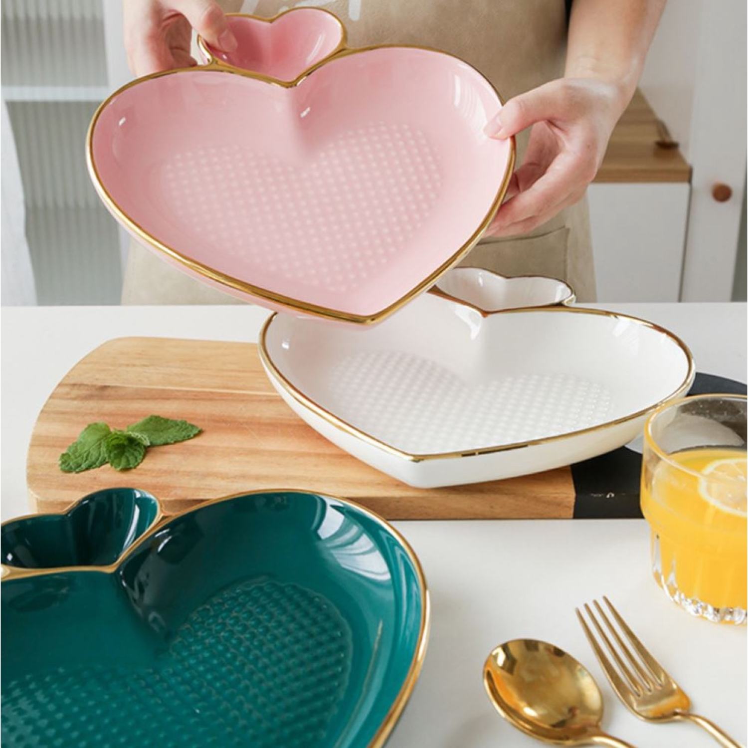 Đĩa Sứ Decor Chén Dĩa Dễ Thương Cute Cao Cấp. Đĩa ăn hình trái tim, sang chảnh. đĩa ăn cao cấp sứ sương men bóng. Đĩa trái tim. chén trái tim
