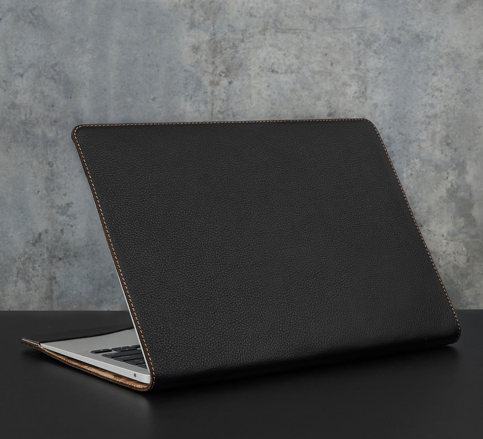 Bìa da dành cho macbook air m1 - chính hãng khacten.com
