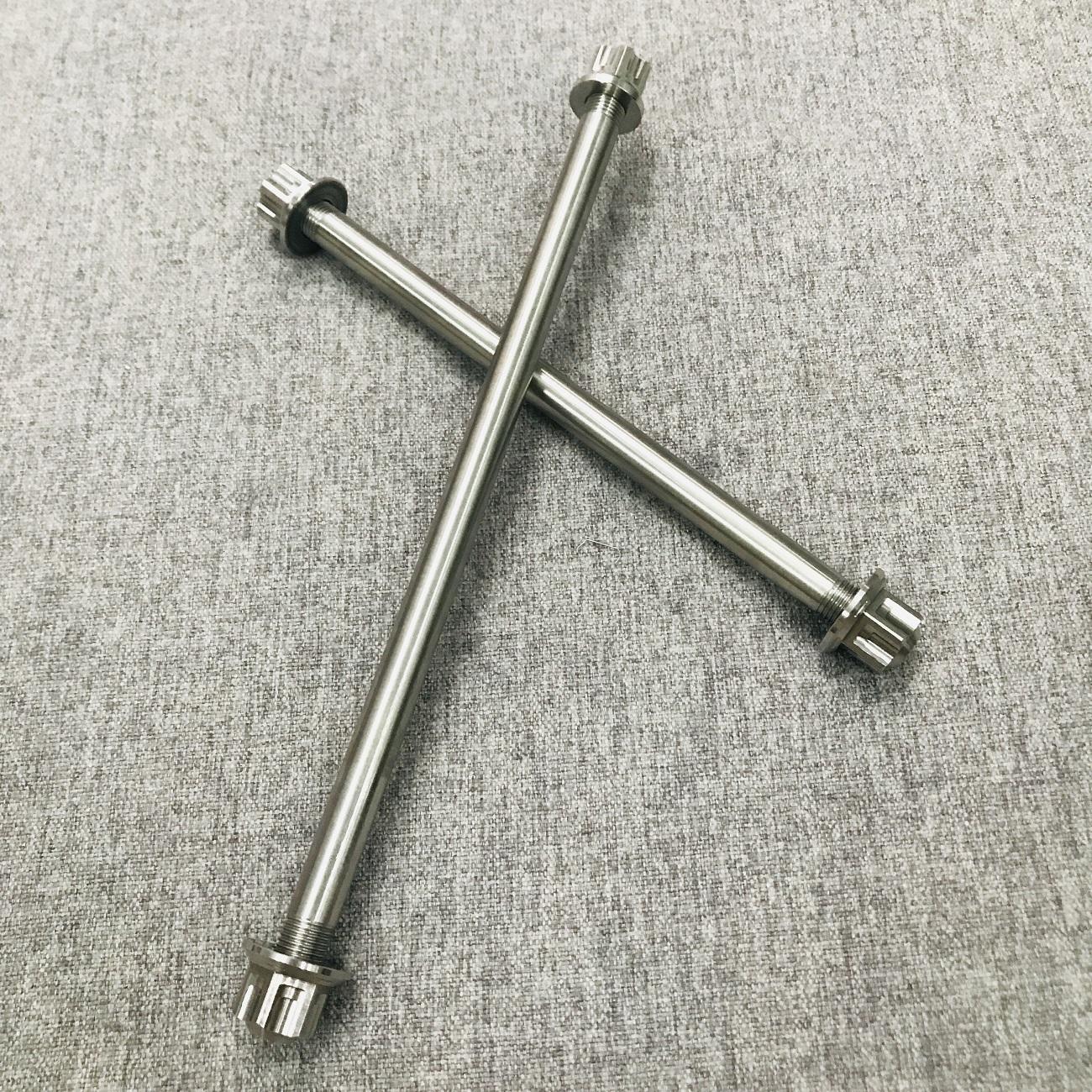 [HCM]CẶP CỐT TRƯỚC SAU INOX DÀNH CHO XE EXICITER 135CC (COMBO 2 CỐT TRƯỚC SAU+4 ỐC INOX)(TẶNG KÈM LOGO TRANG TRÍ XE NGẪU NHIÊN)