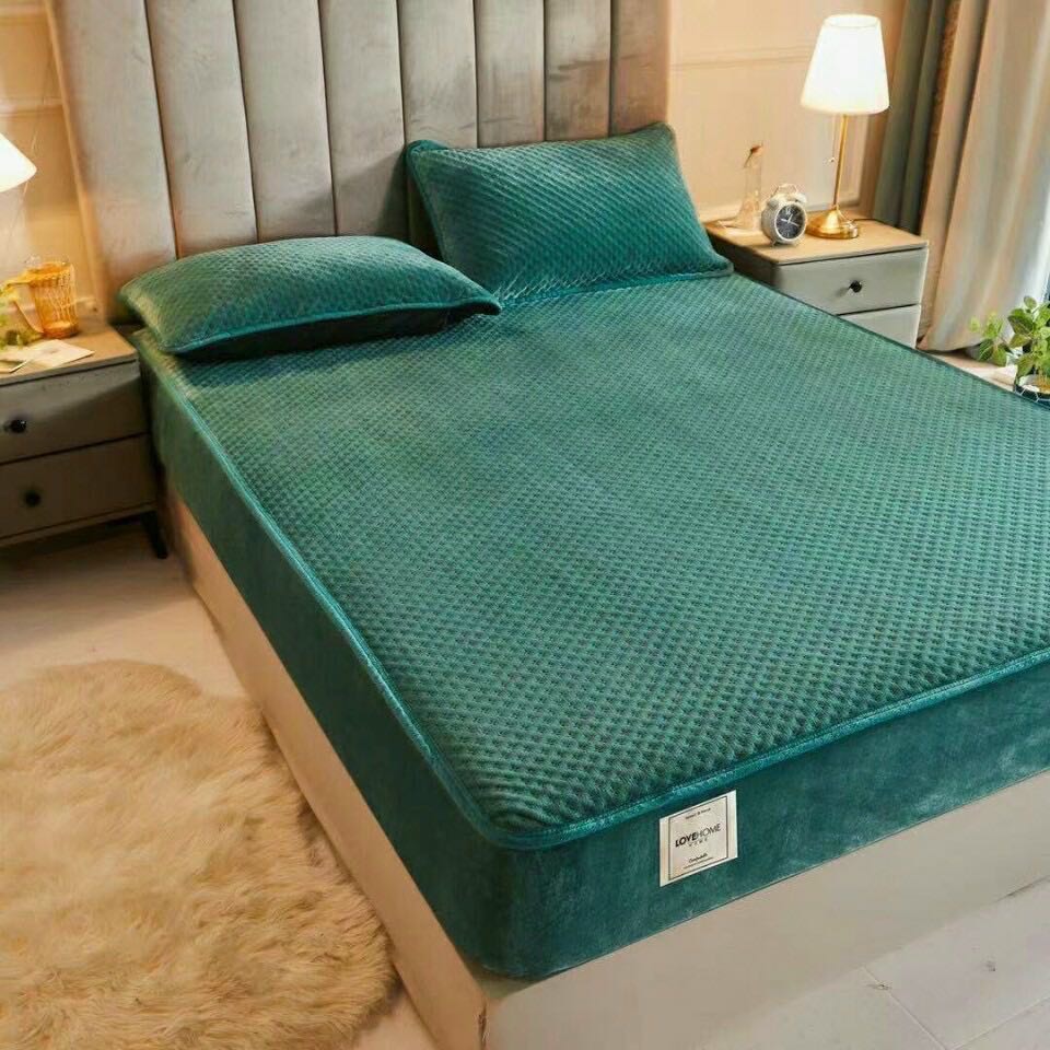 Bộ ga nỉ nhung sữa hoạ tiết tổ ong kèm 2 vỏ gối