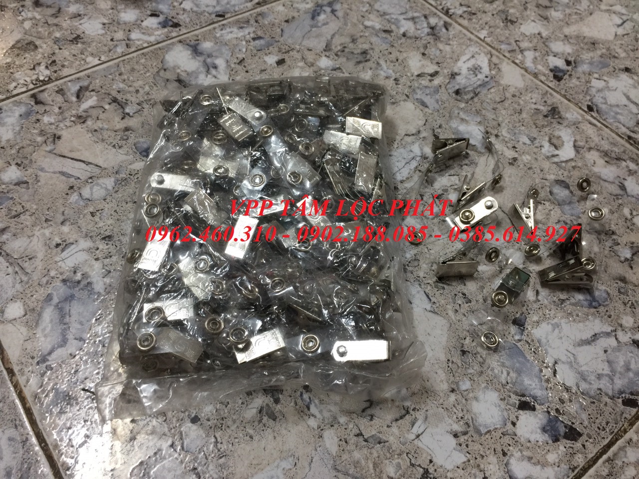 Sỉ 100 chiếc kẹp thẻ sắt - kẹp đeo thẻ