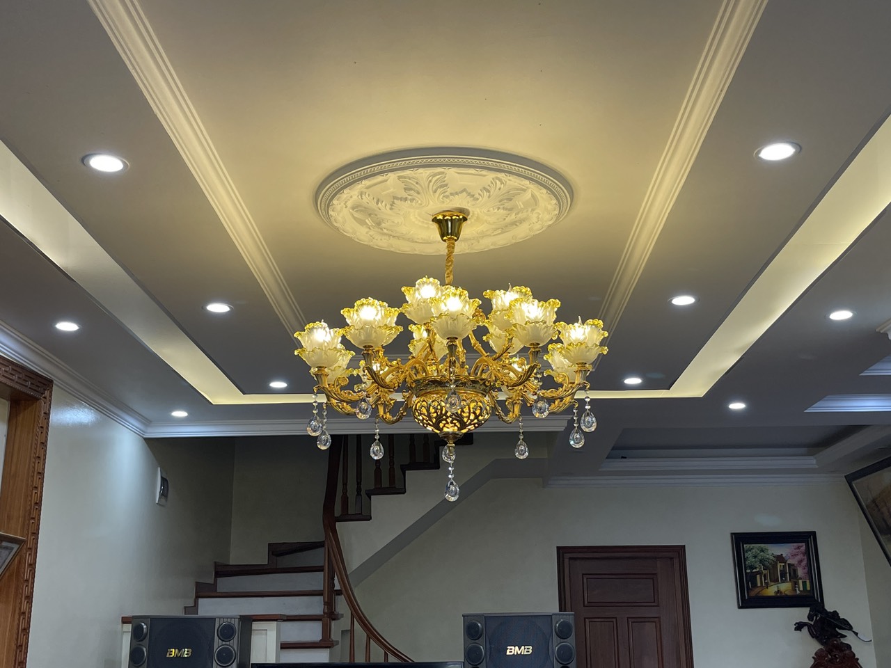 Free ship: đèn chùm chao vàng tặng bóng led