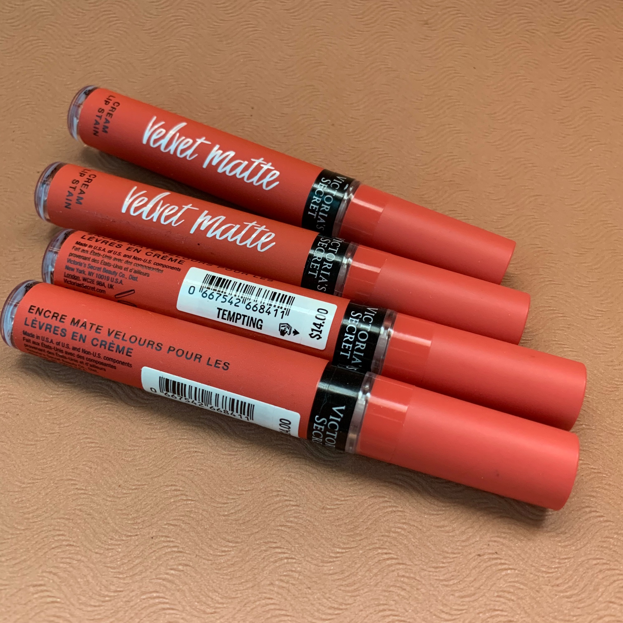 Son kem lì Victoria secret Velvet matte- Hàng Mỹ