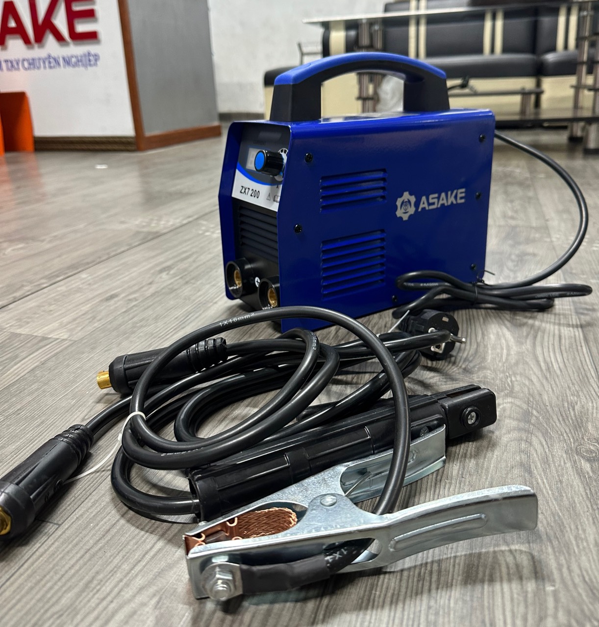 Máy hàn điện tử mini asake thương hiệu nhật bản inverter zx7-200e-hàn que 2.5ly liên tục-bảo hành 12 tháng