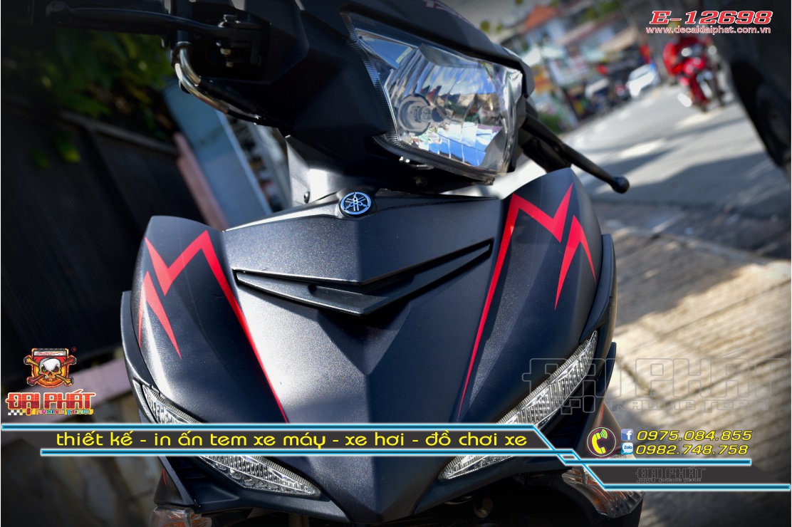 Tem trùm xe exciter 150 chỉ đỏ đen