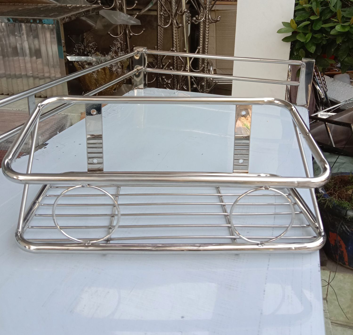 Kệ gia vị treo tường inox loại nhỏ rộng 15cm...inox 201 dày dặn chắc chắn.