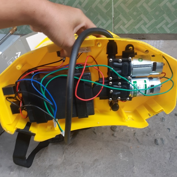 Bình xịt điện panthera 20 lít bơm đôi