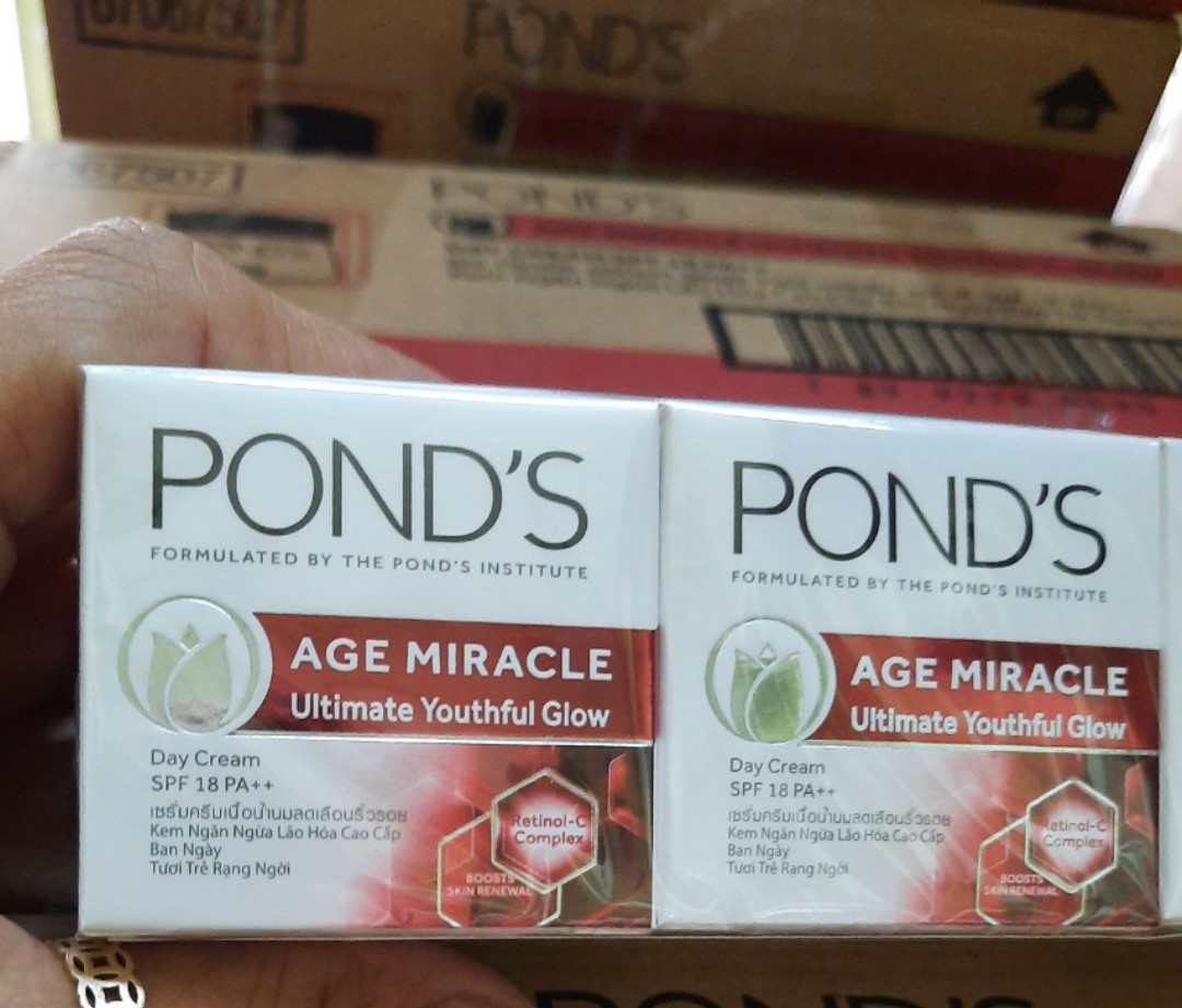 Kem dưỡng da Pond’s Thái Flawless White Day Cream