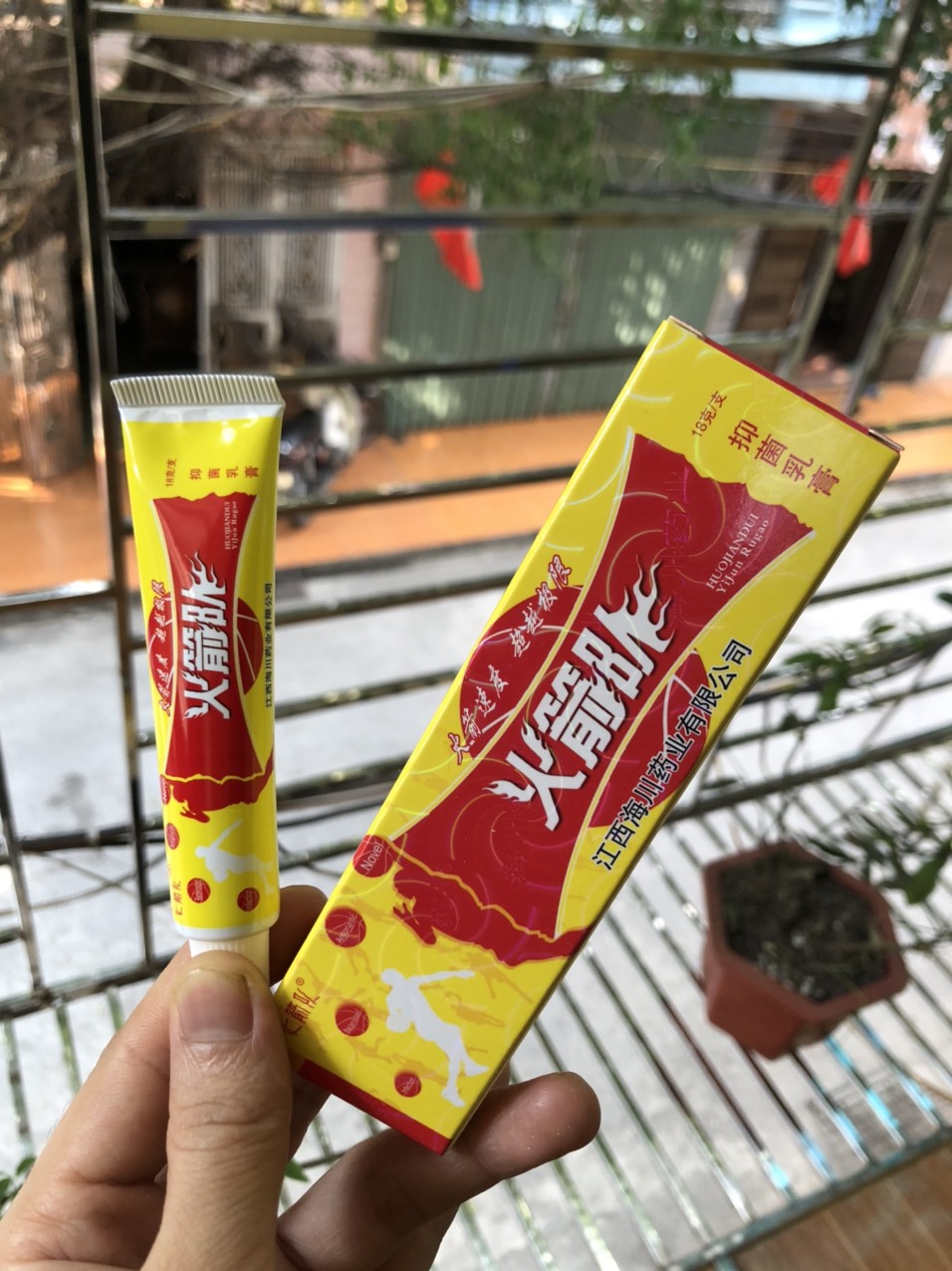 Viêm da cơ địa, nấm da đầu, nấm chân tay, nấm móng tay côn trùng đốt, nước ăn chân tay, ghẻ nước ngứa, hắc lào, vảy nến, viêm da á sừng, nứt nẻ chân tay hiệu qua