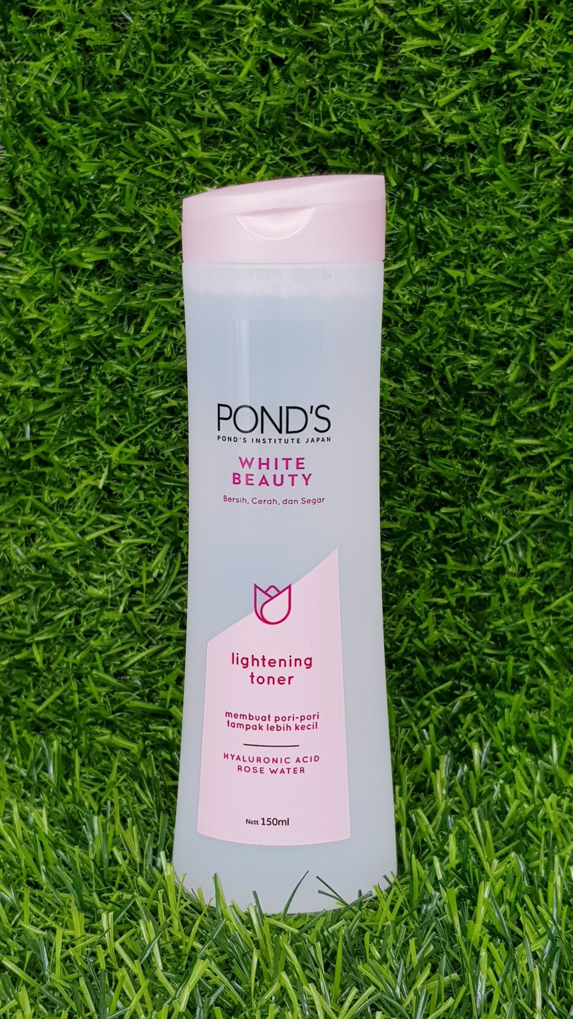 Nước hoa hồng làm sáng da Pond's White Beauty Lightening Toner 150ml