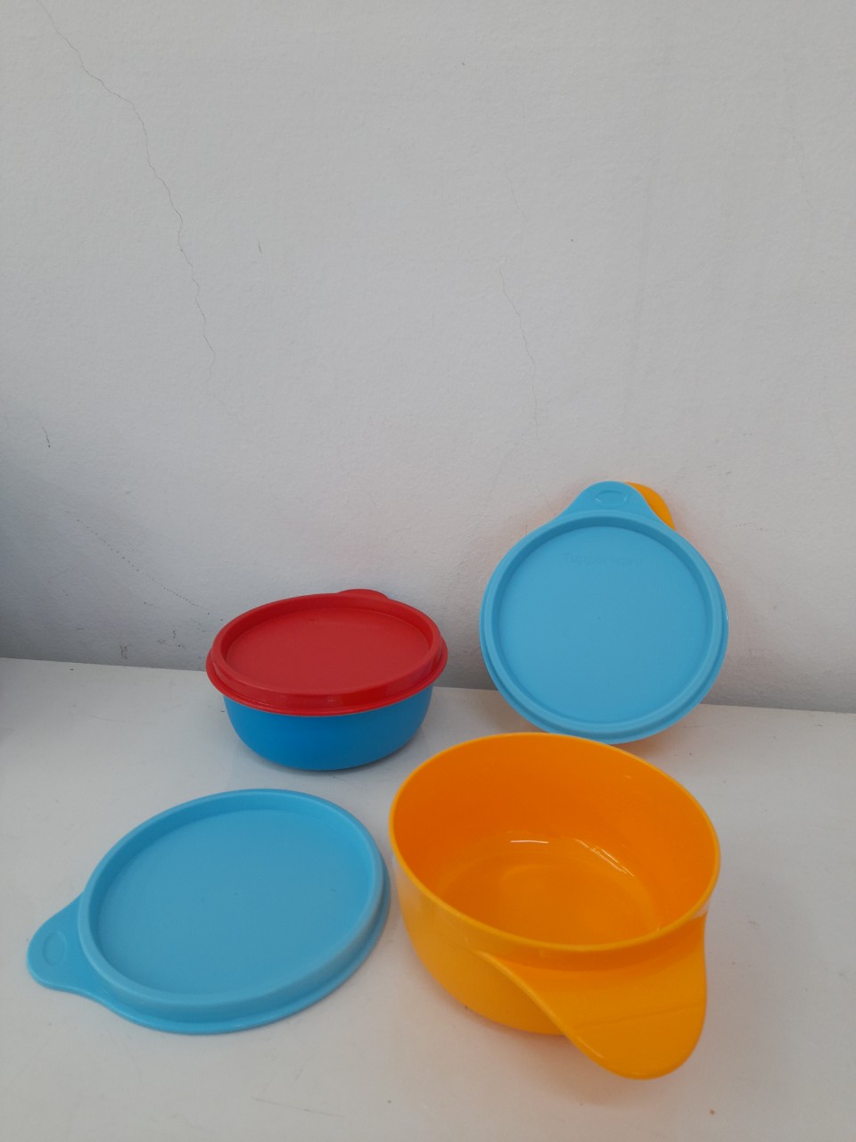 Bát ăn dặm cho bé yêu có tay cầm Twinkle Feeding Bowl 240 ml Tupperware - Quay được trong lò vi sóng - Chất liệu nhựa nguyên sinh an toàn, không chất độc hại - bảo hành trọn đời SP