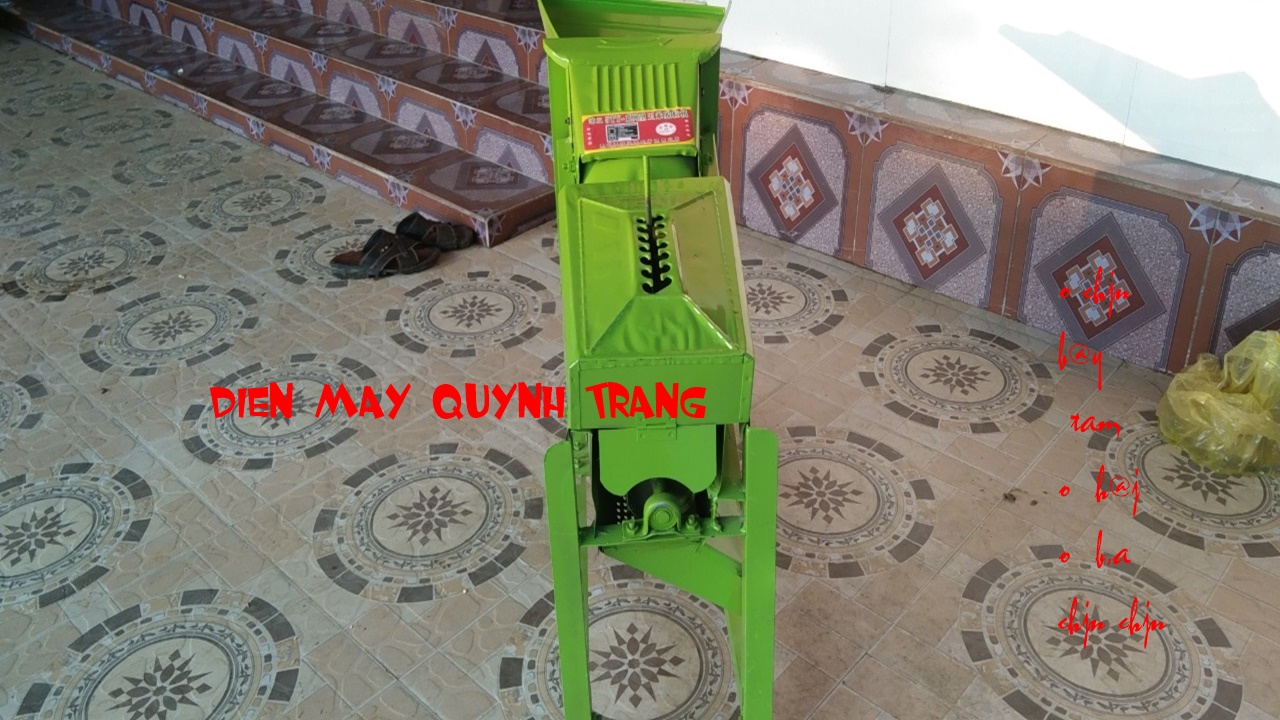 Khung máy tẻ ngô .Điều chỉnh kích thước để tách hạt .