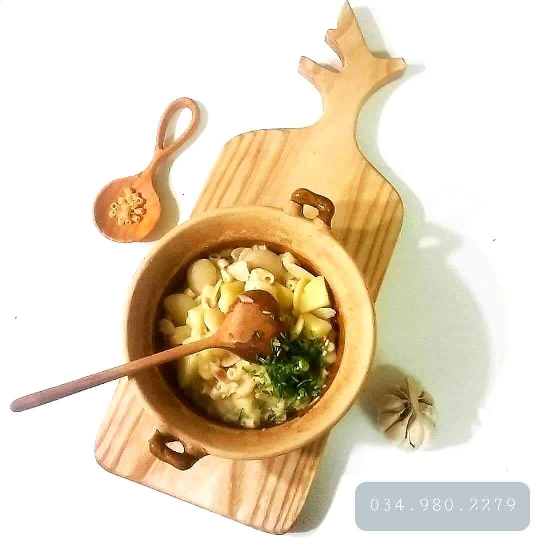 Thớt gỗ hình sừng hươu bày biện đồ ăn- Thớt gỗ hình cành cây gỗ nguyên khối sáng màu