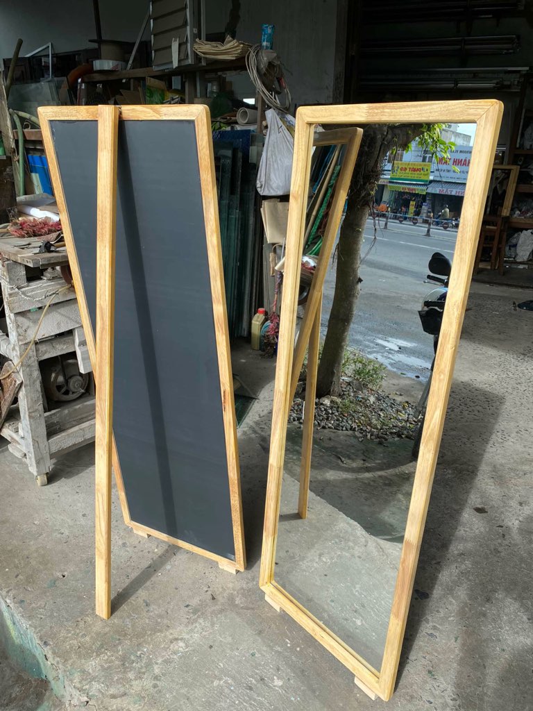 Gương soi  Khung Gỗ,Kính nhập,mix chân chống chịu lực,thu xếp tuỳ ý.Kích thước Cao 122cm Rộng 43cm