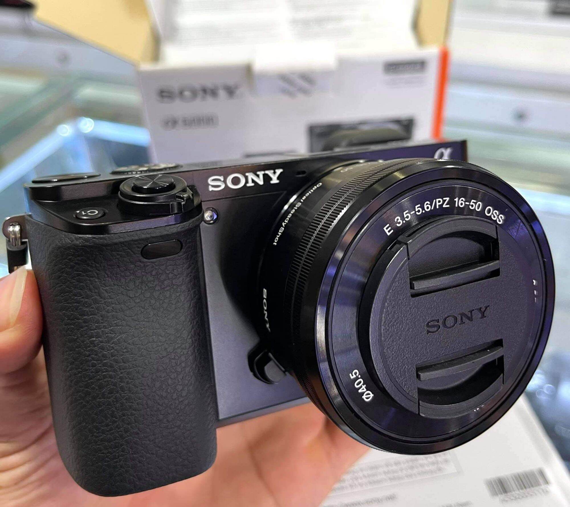 Sony a6000 + 16-50mm 99% - bh 6 tháng