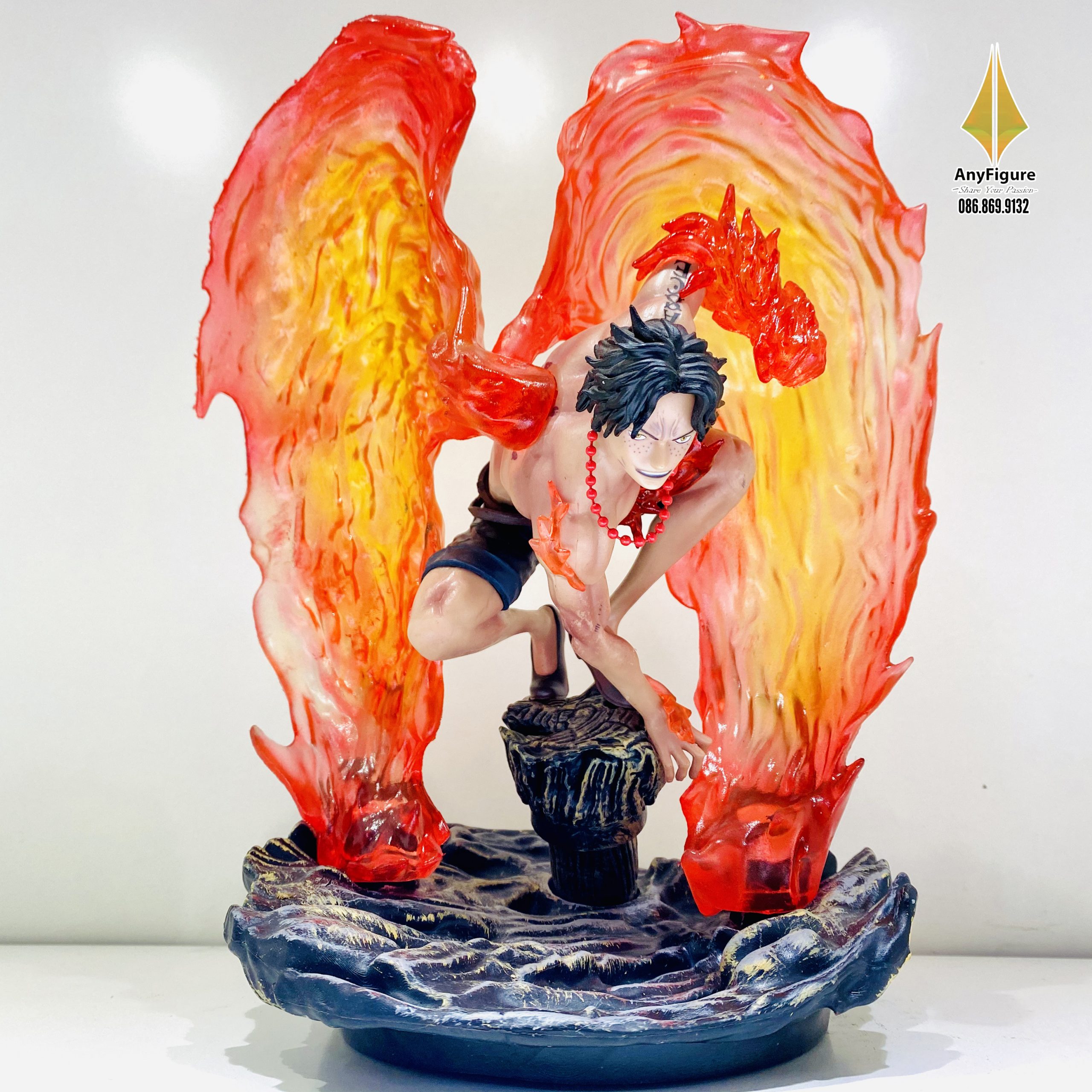 Mô hình nhân vật Ace cánh lửa