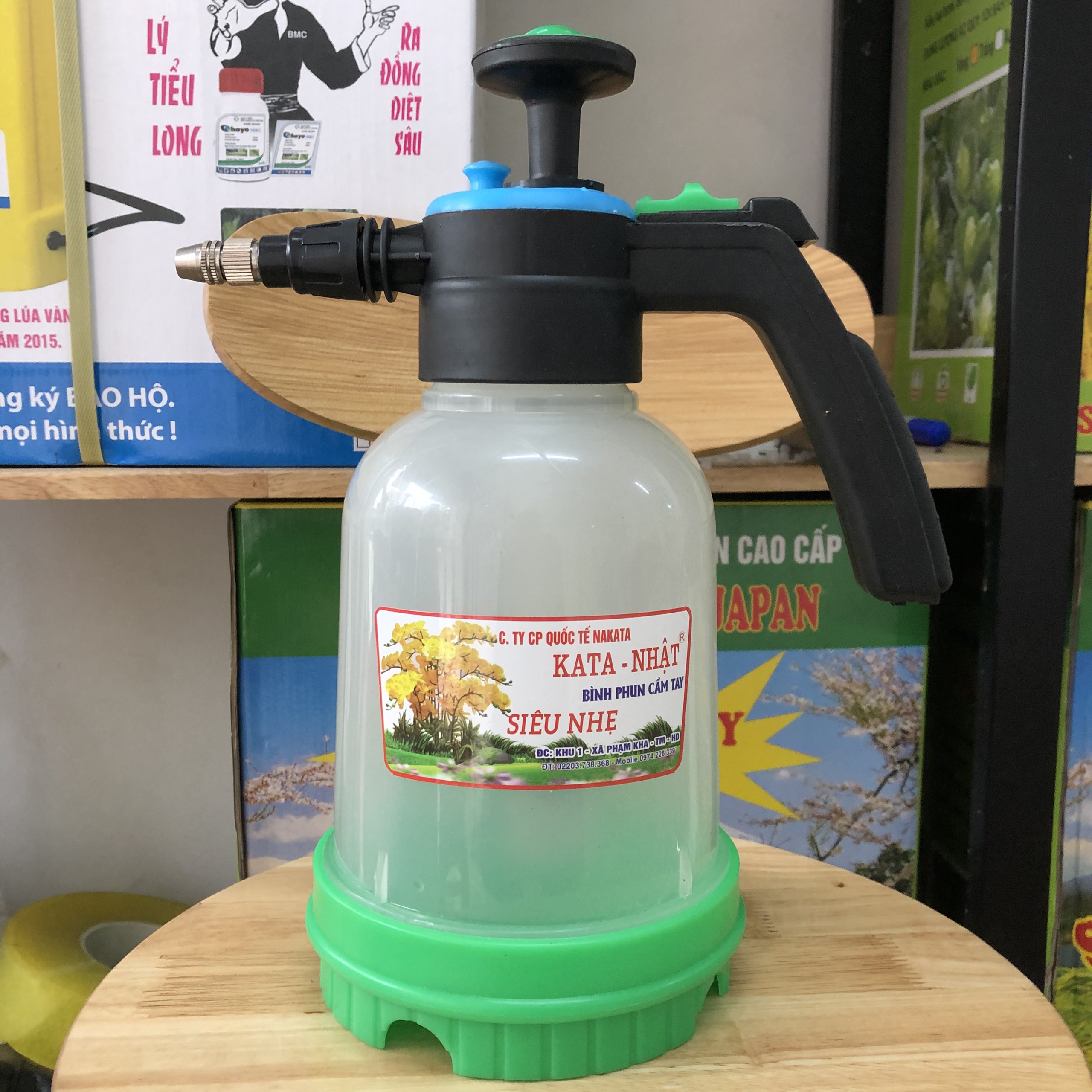 Bình phun tưới cây cao cáp 2 lít, có chế độ phun tưới tự động - KATA NHẬT - Dùng phun tưới cây, phun các .t.h.u.ố.c. ruồi muỗi, phân bón