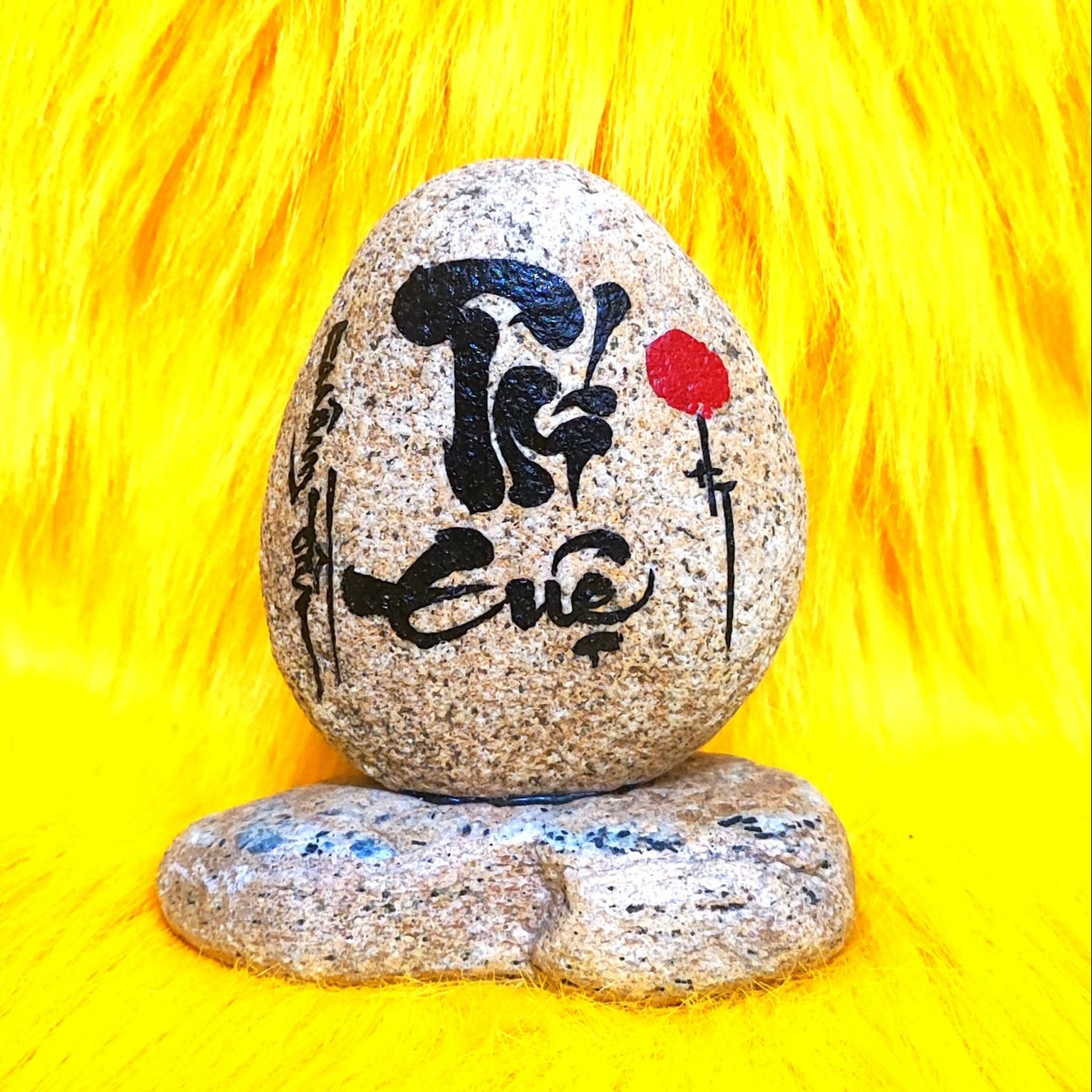Thư pháp chữ Trí Tuệ Viết trên đá. Kích thước: 14x12x8cm