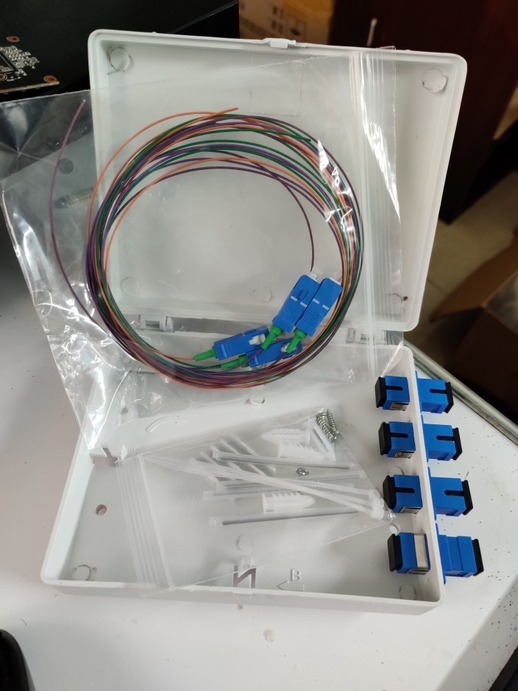 Hộp phối quang ODF 4FO đầy đủ phụ kiện