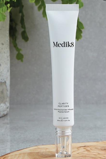 Serum Medik8 Clarity Peptides 10% Niacinamide đa chức năng giúp đều màu da cung cấp độ ẩm chống lão hóa và ngăn ngừa mụn 30ML