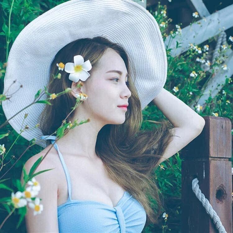 Hoa sứ cài tóc đi biển cho ce sống ảo lung linh- giadungnhaxinh