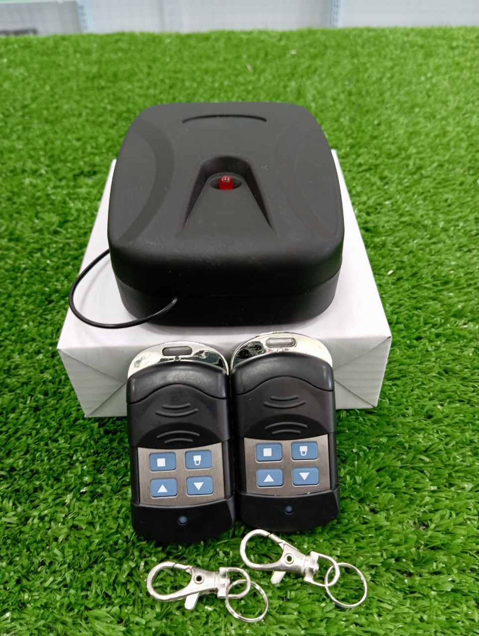 Bộ điều khiển cửa cuốn mã 433Mhz
