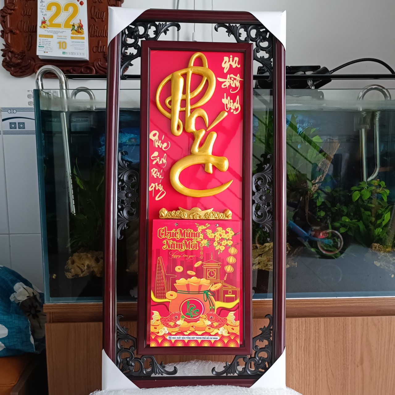 Lịch tết bằng gỗ 2024, lịch treo tường cao cấp chữ Phúc đúc nổi mạ vàng khung gỗ, kích thước 41 x 89cm, làm quà tặng ý nghĩa