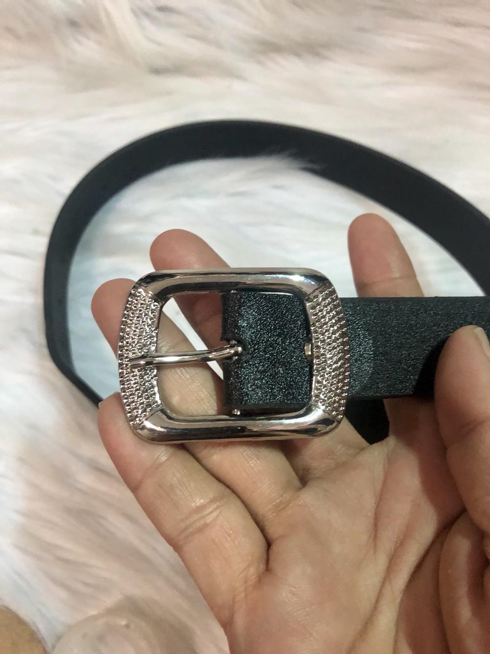Nịt nữ bản 2.5 cm. mặt chữ nhật