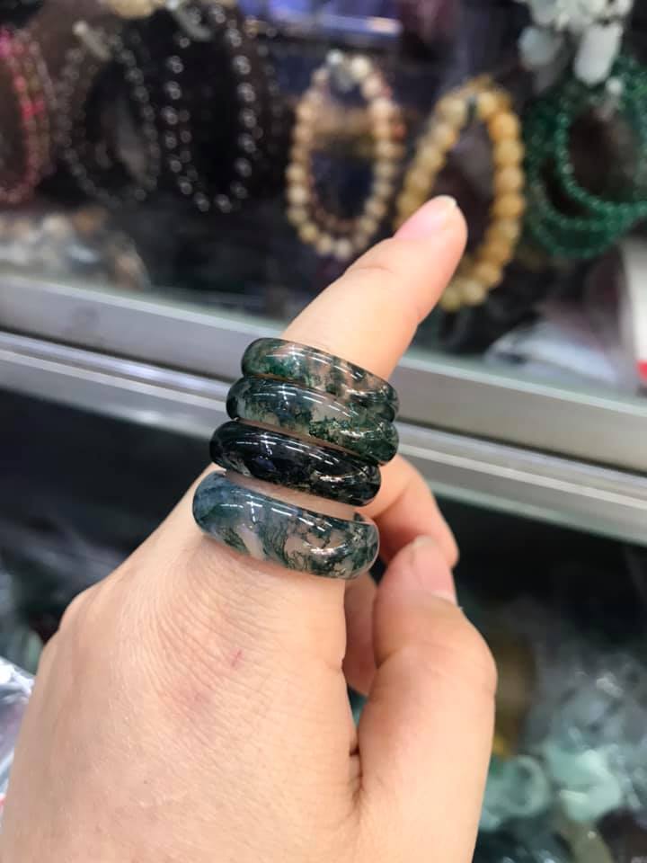 Nhẫn trơn ngọc băng tảo