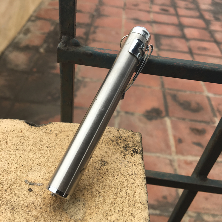 Đèn pin mini siêu sáng