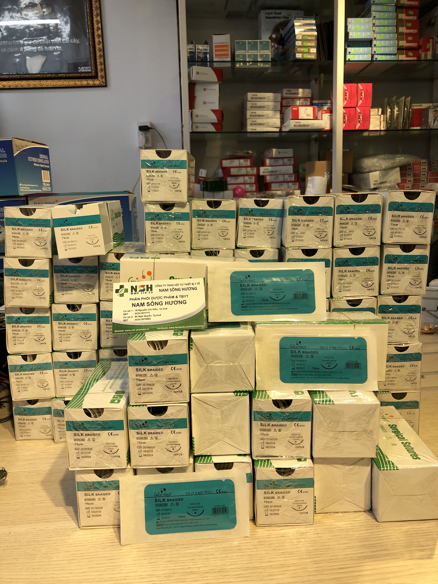 COMBO 4 TÉP Chỉ phẫu thuật bao gồm kim, chỉ thẩm mỹ liền kim, chỉ khâu y tế liền kim đủ các size 1 2 3 4