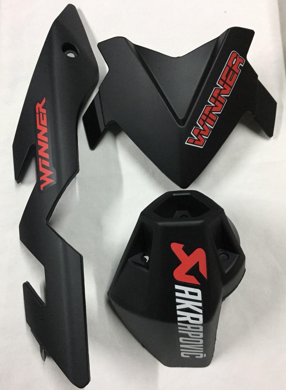 BỘ 3 MÓN CHE PÔ M, MÃO CHỮ V VÀ CHỤP ĐÍT PÔ WINNER MÀU ĐEN MỜ ( TEM NGẪU NHIÊN)