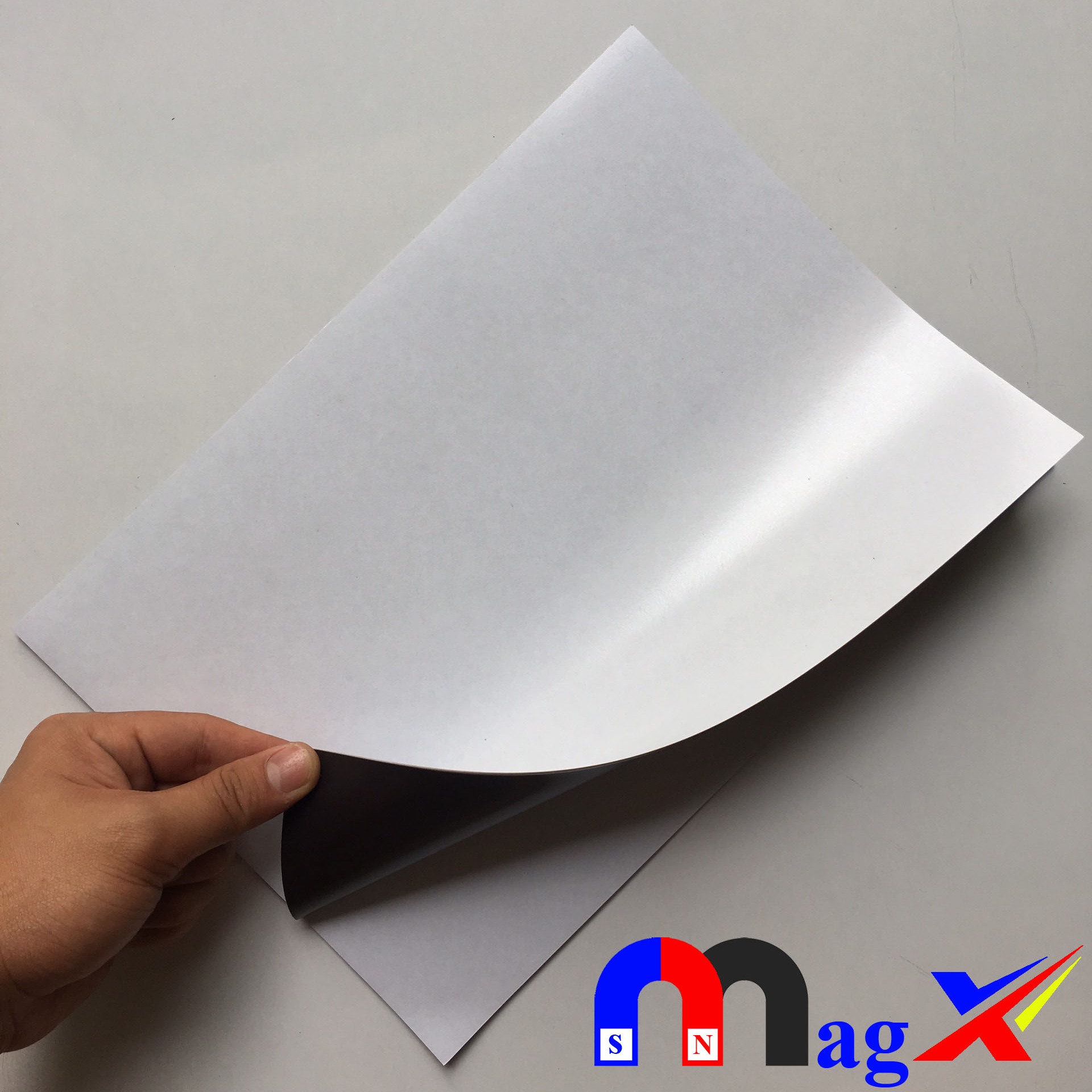 [HCM]Nam Châm Dẻo Tấm A4 - Dày 0.5mm Phủ Băng Keo 2 Mặt