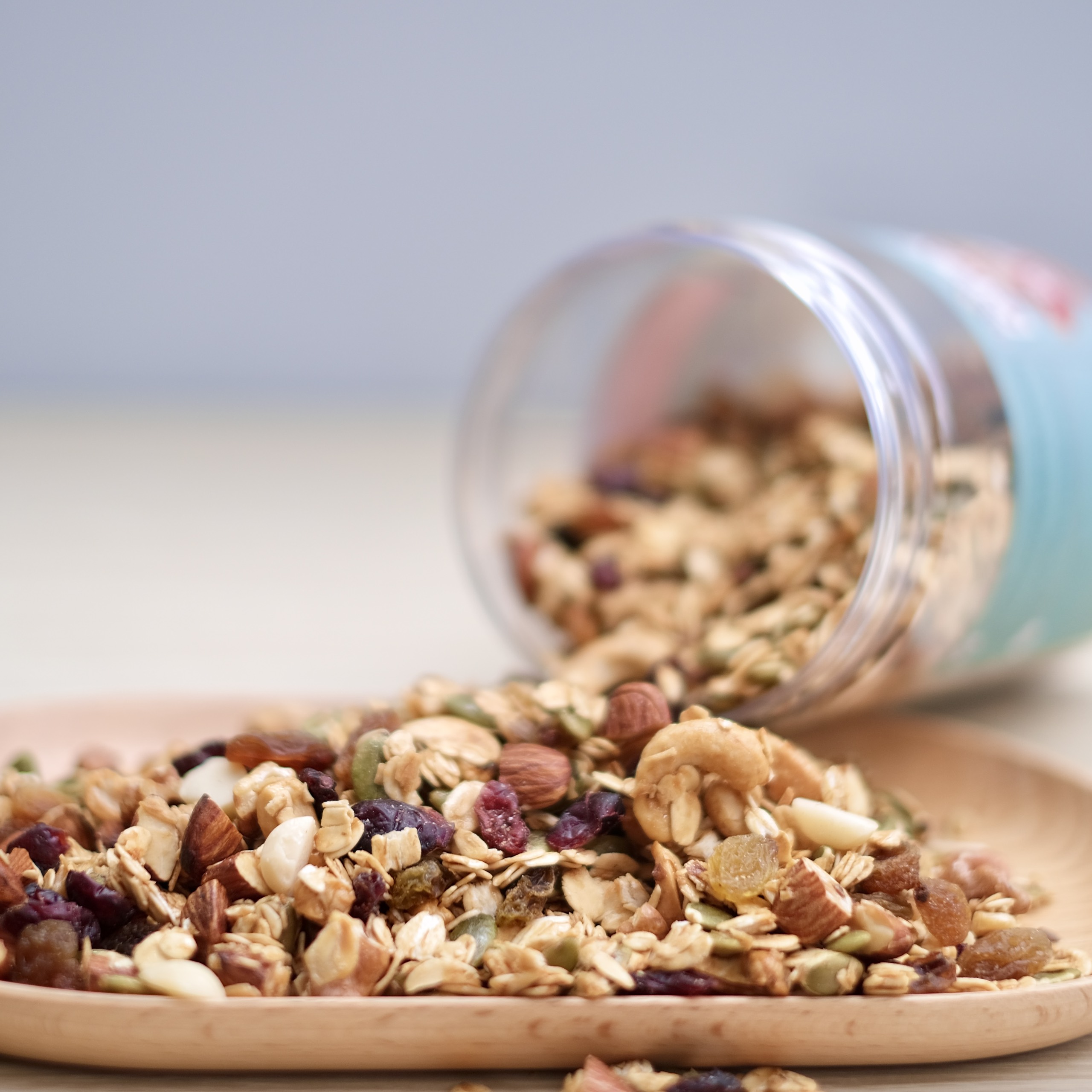 Ngũ cốc dinh dưỡng Granola siêu hạt nướng mật ong vani Kingnuts 500Gr