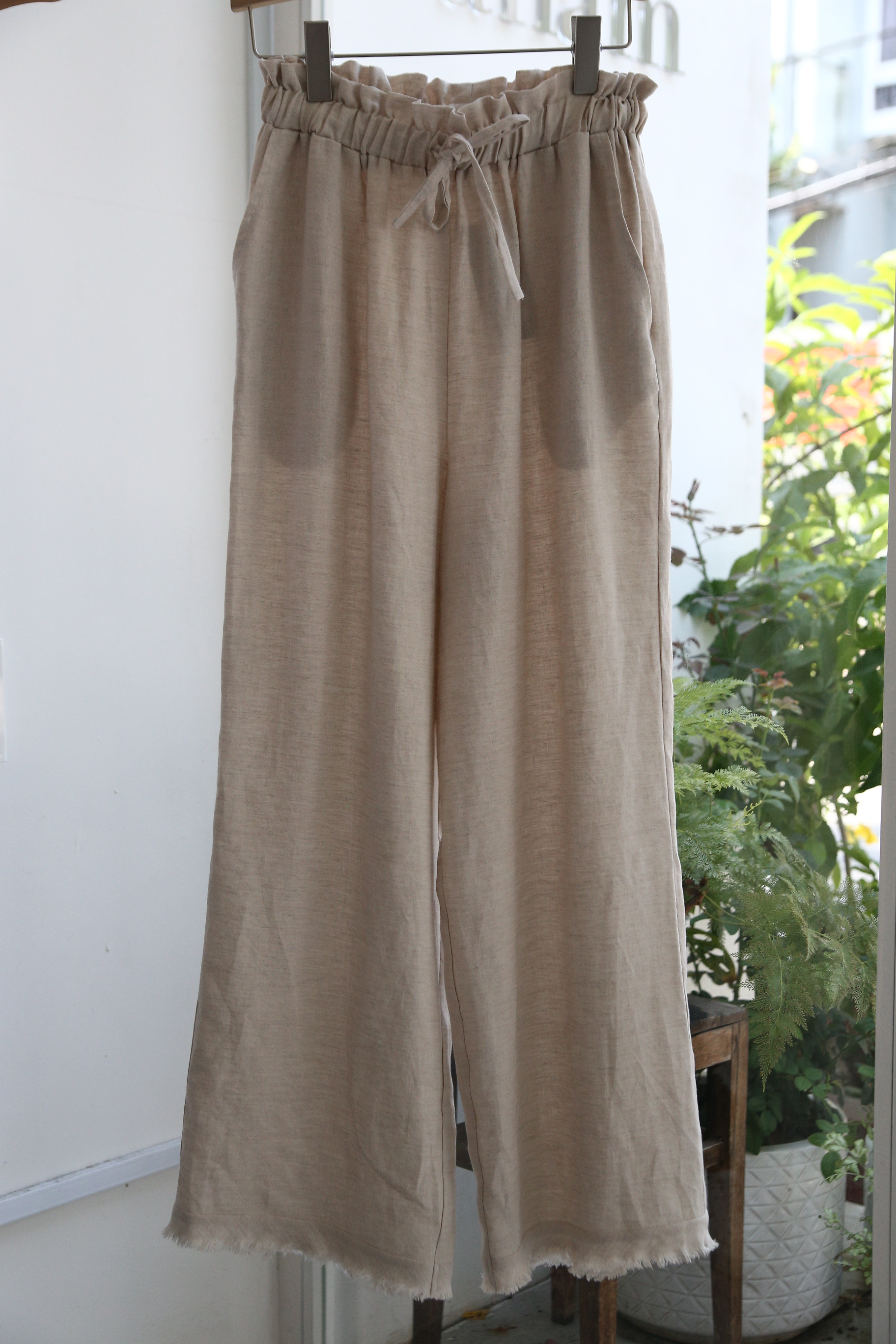 Quần Akira ống suông tua rua chất vải linen tưng premium