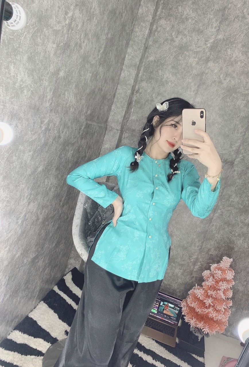 Áo bà ba cổ tròn truyền thống
