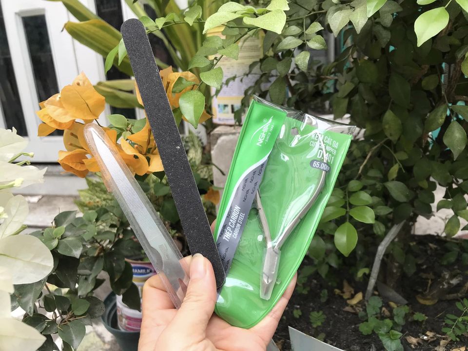Kềm nghĩa cắt da bằng inox mã d.401 + 1 cây dũa sắt mài sẵn + 1 cây dũa giấy