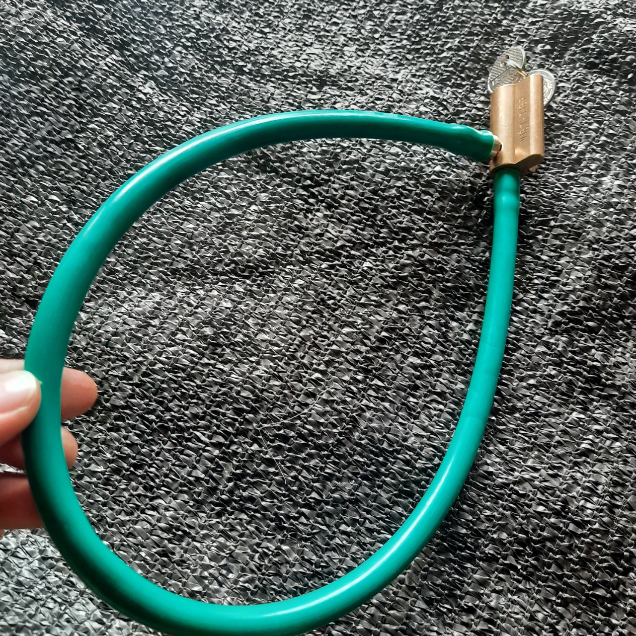 Khóa dây xe đạp Việt Tiệp cao cấp - Loại chuẩn ( màu ngẫu nhiên)