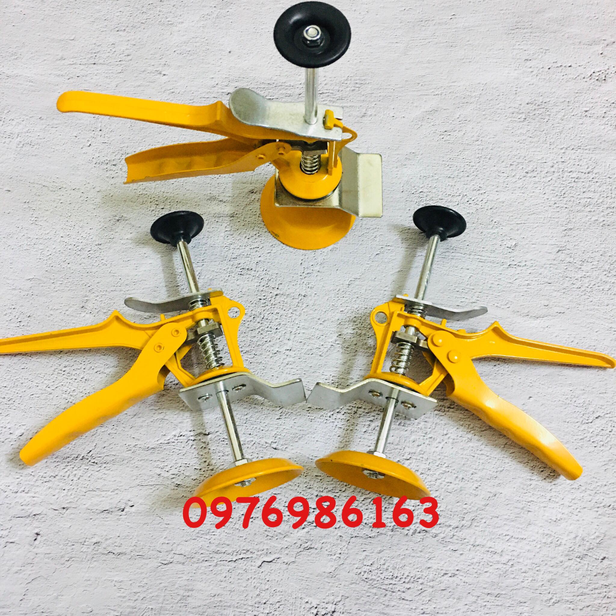 Kích nâng gạch con đội gạch men 1 trụ