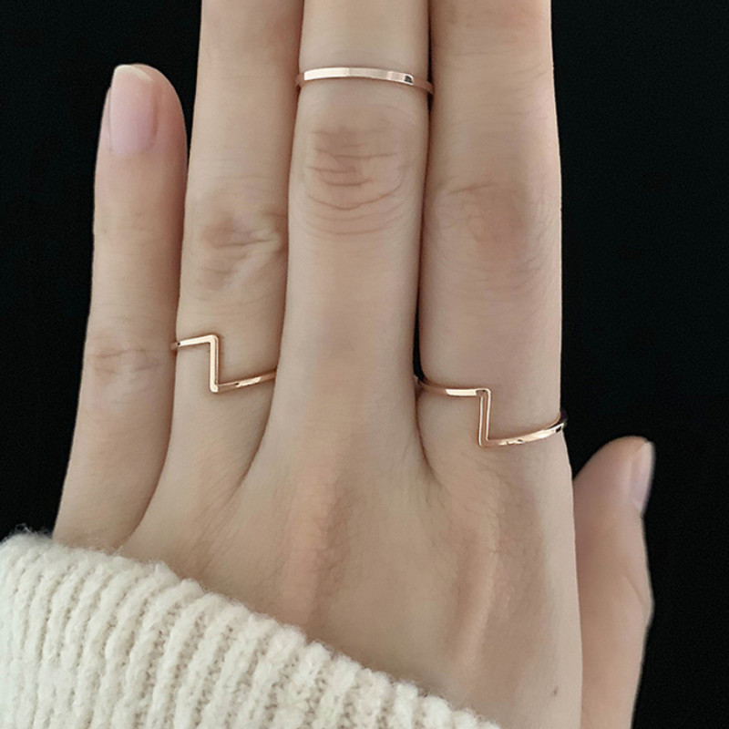 Nhẫn Nữ Chữ Z Titan Ko Đen TT 3104