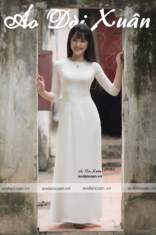 Áo dài trắng cổ tròn không cổ 4 tà (2 lớp) đi học - áo dài trắng học sinh - vải tằm Hàn Quốc