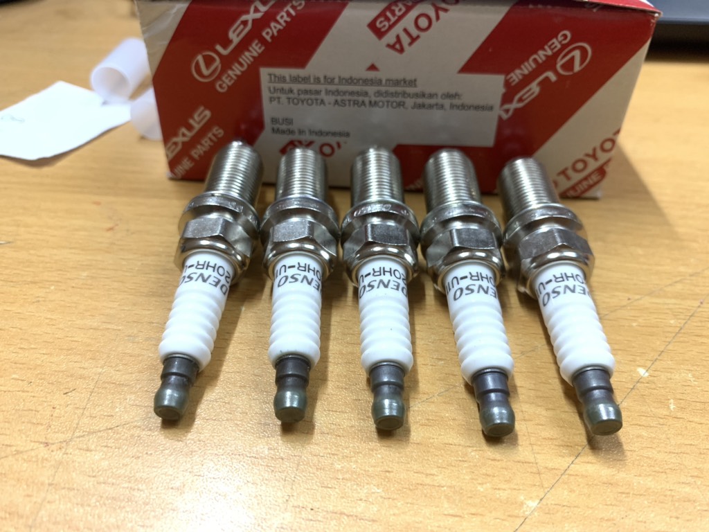 [Giá hủy diệt] [Chính hãng] Bugi Toyota Inova