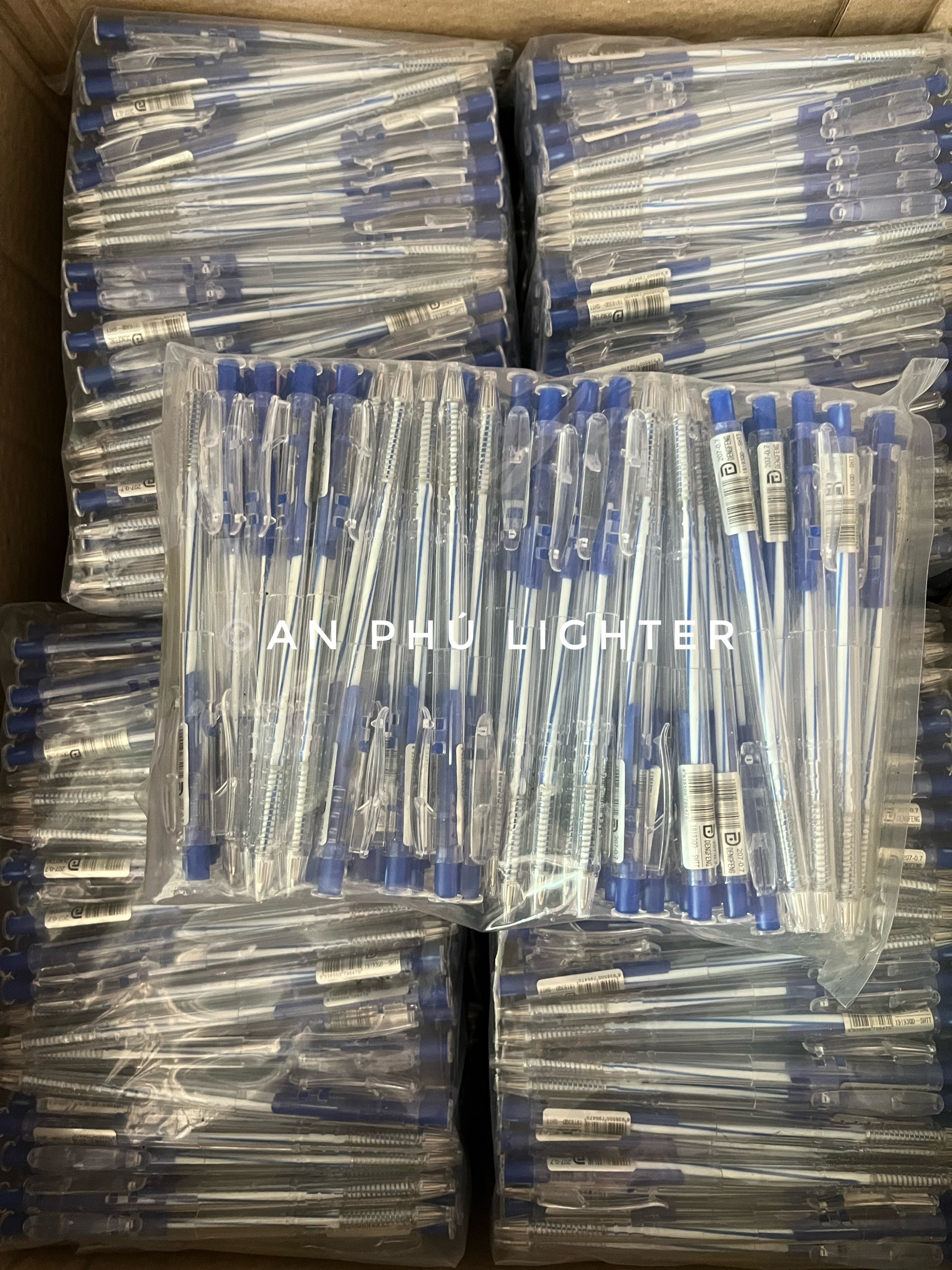 Bút xá rẻ dengfeng 207 - đầu bi 0.7 - màu xanh