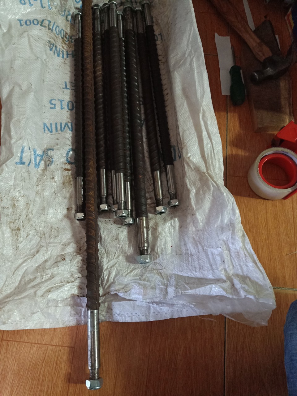 Trục 25li dài 80cm ( 8 tấc ) trục xe đẩy trục có bù lon tán keo + long đền đẩy đủ