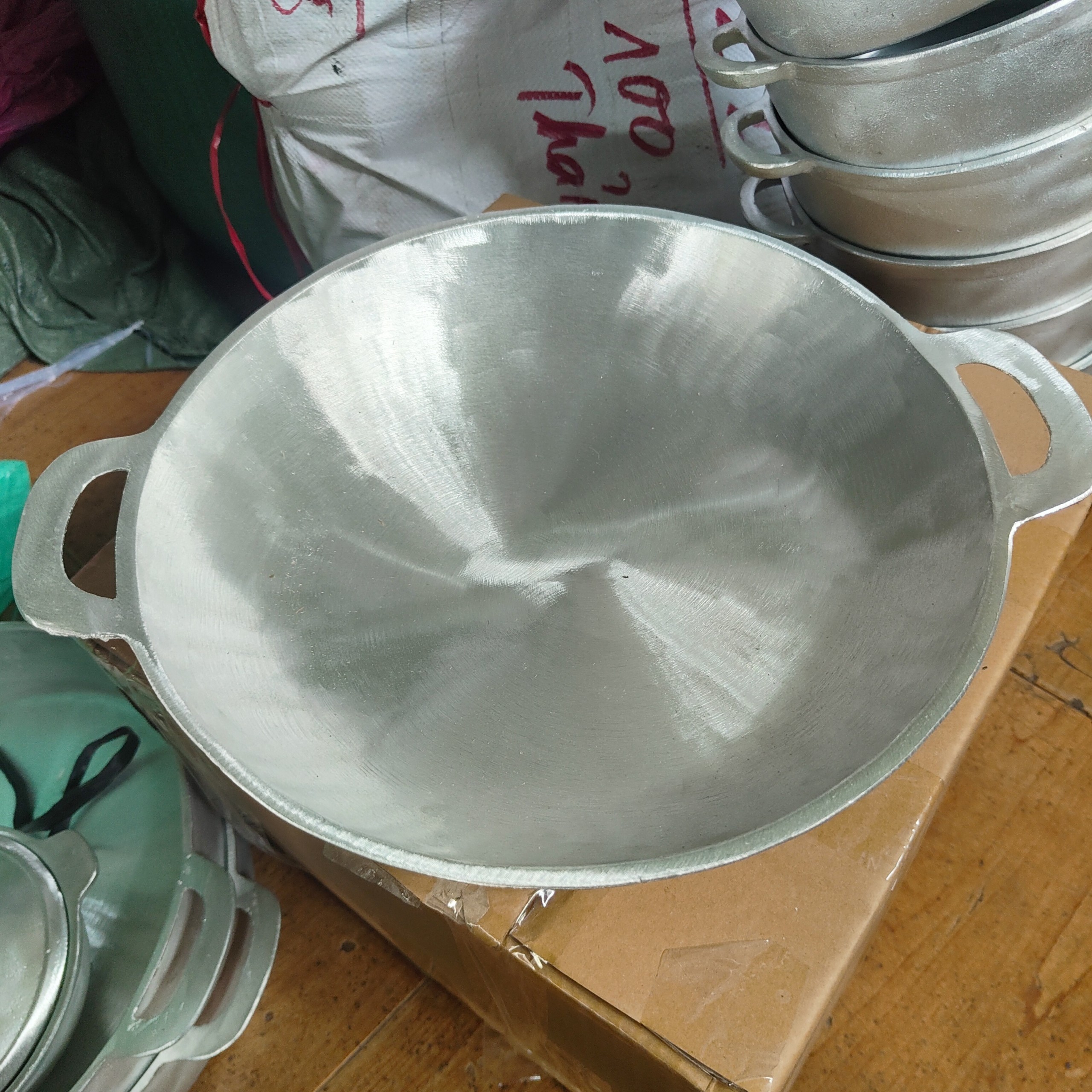 CHẢO GANG ĐÚC TRUYỀN THỐNG ĐƯỜNG KÍNH 33CM··)
